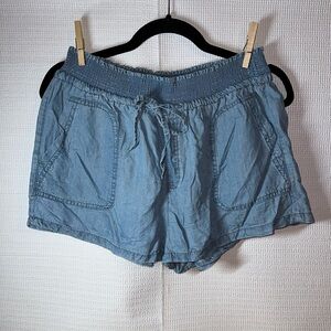 LOVE TREE Chambray Smocked Blue HI Rise Shorts Women Large